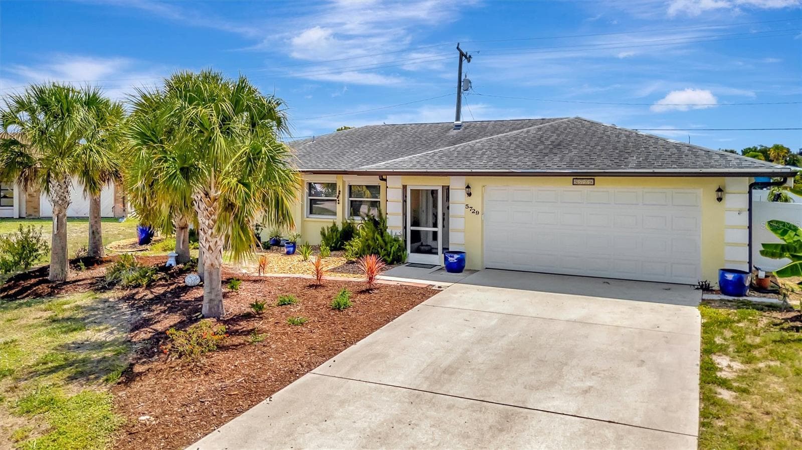 Single Family Residence at 5729 AUGUSTA CIR, SARASOTA, photo 7 of 75