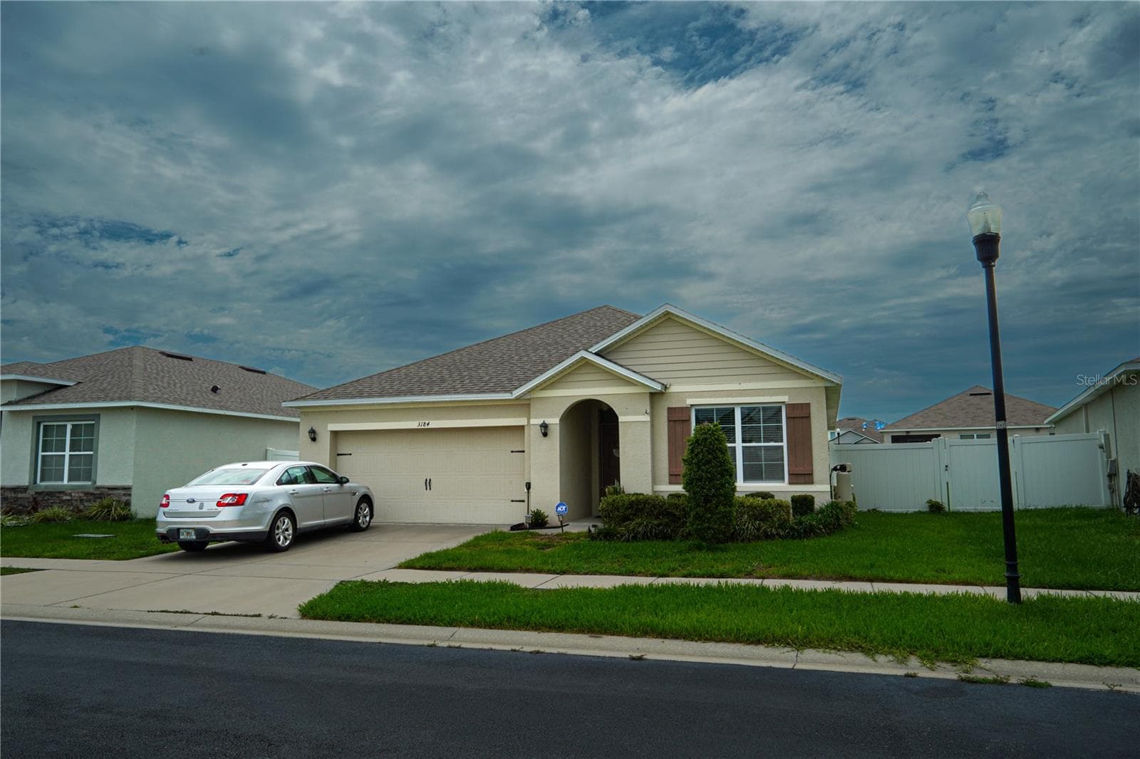 Single Family Residence at 3184 ROYAL TERN DR, WINTER HAVEN, photo 2 of 38