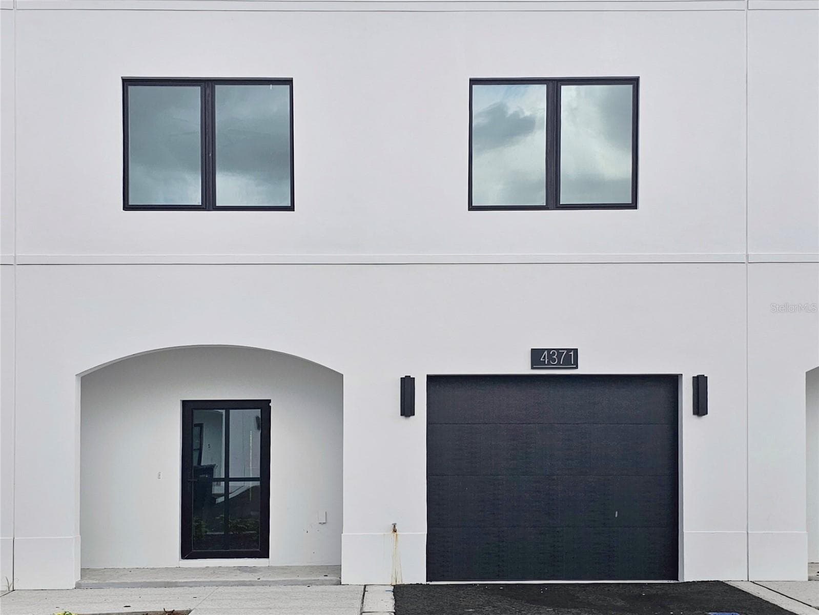 Front of Unit - 4371 CAMBIO GARDENS CT, TAMPA
