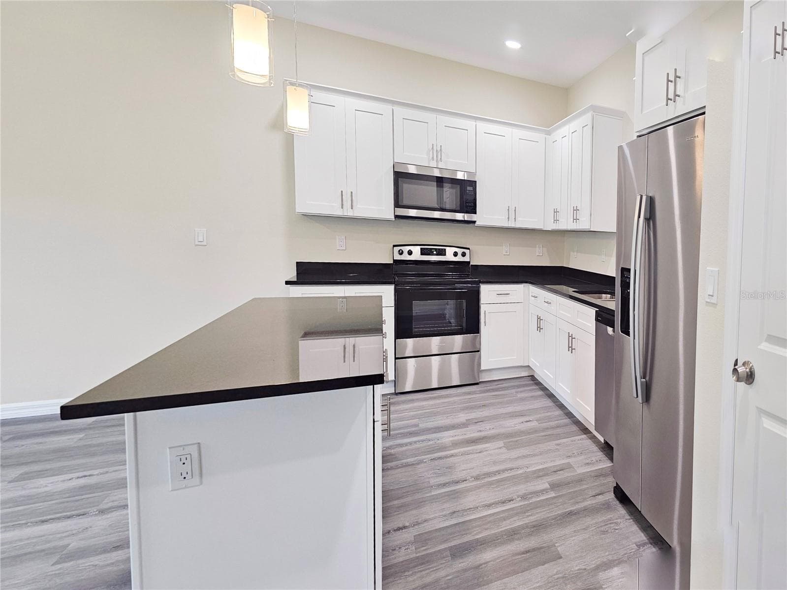 Kitchen - 4371 CAMBIO GARDENS CT, TAMPA