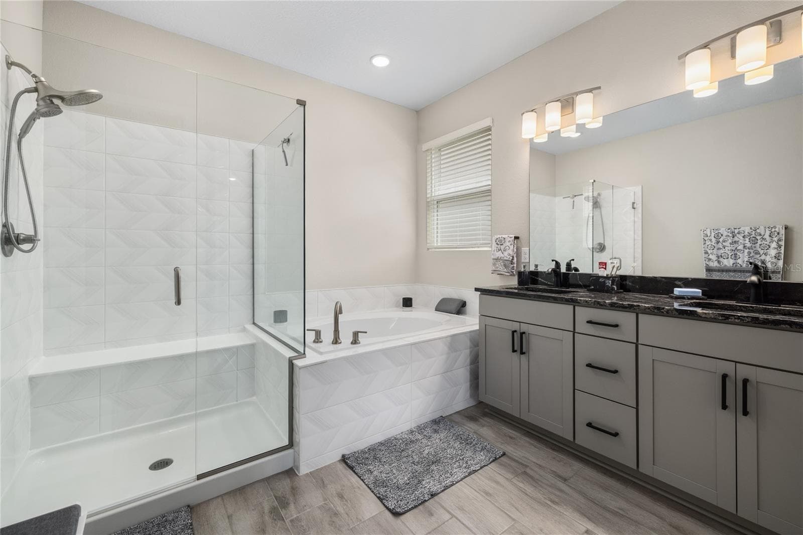 Master Bathroom - 1060 RIVER OTTER WAY, DELAND