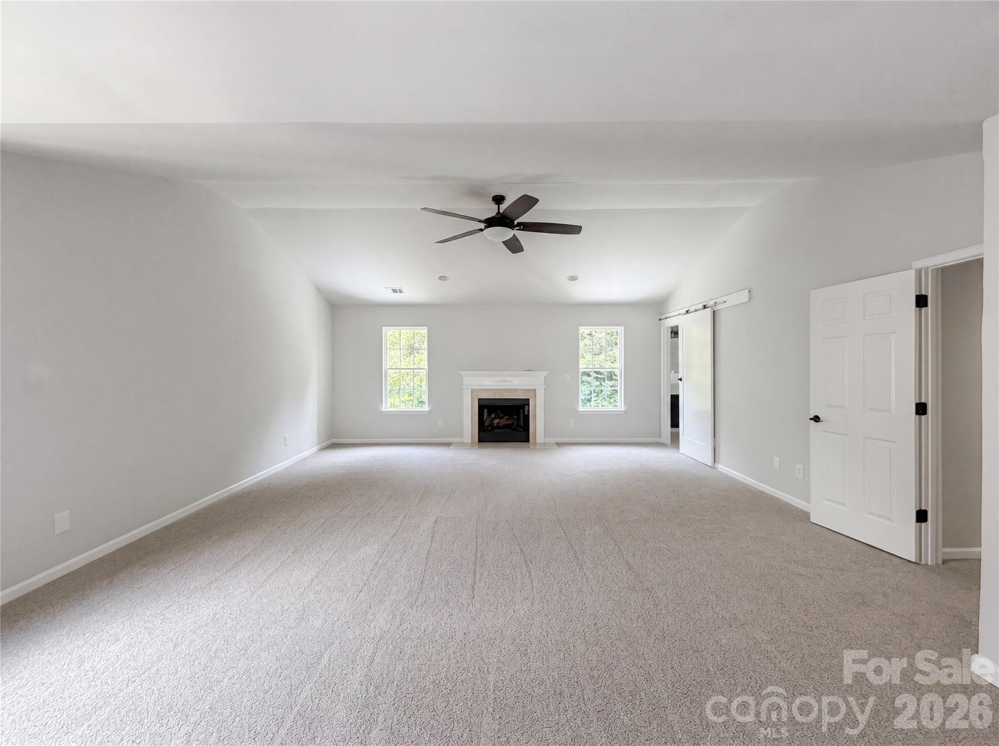 Single Family Residence at 4024 Fifendrum Lane, Charlotte, photo 4 of 21