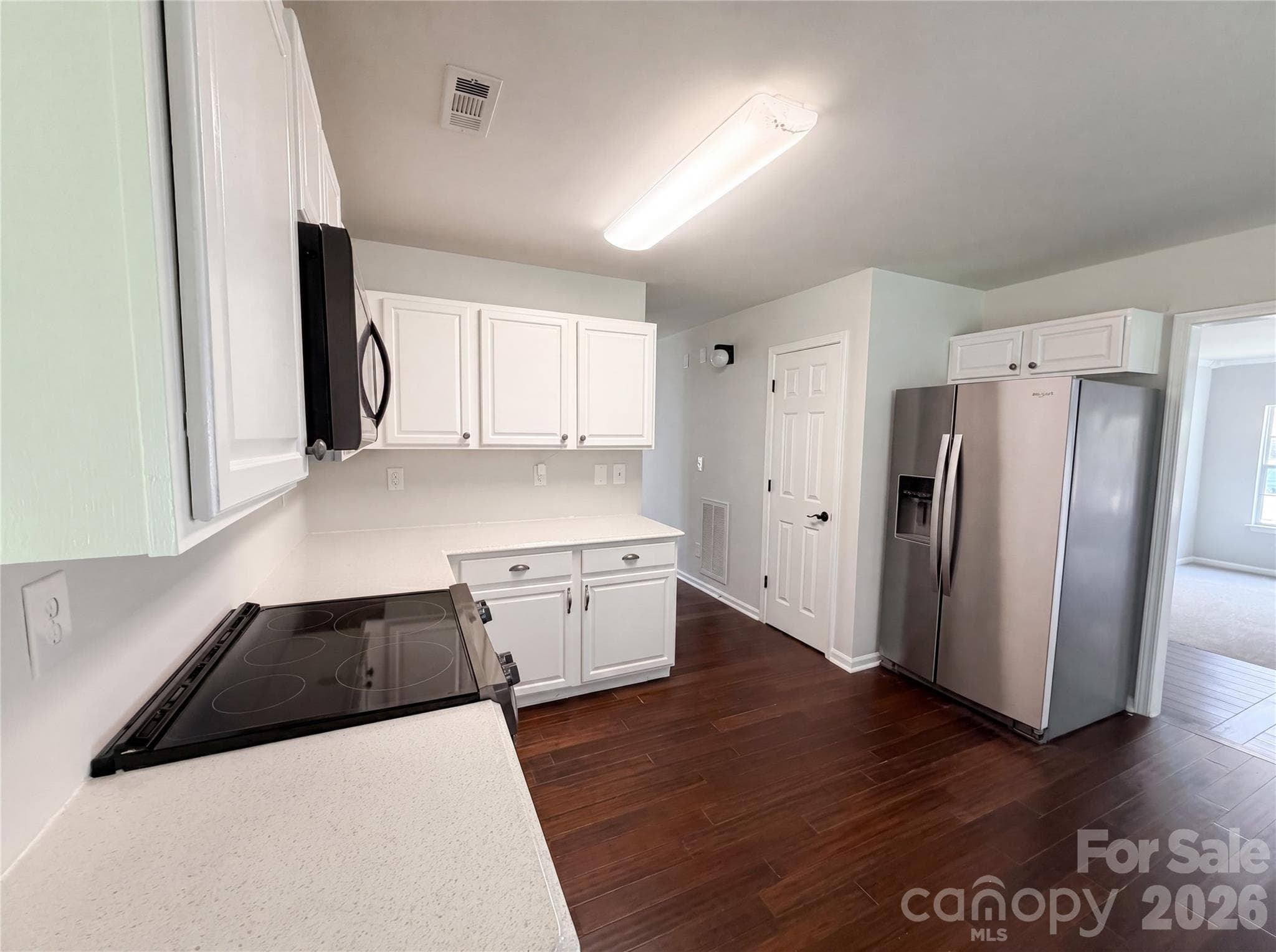 Single Family Residence at 4024 Fifendrum Lane, Charlotte, photo 8 of 21