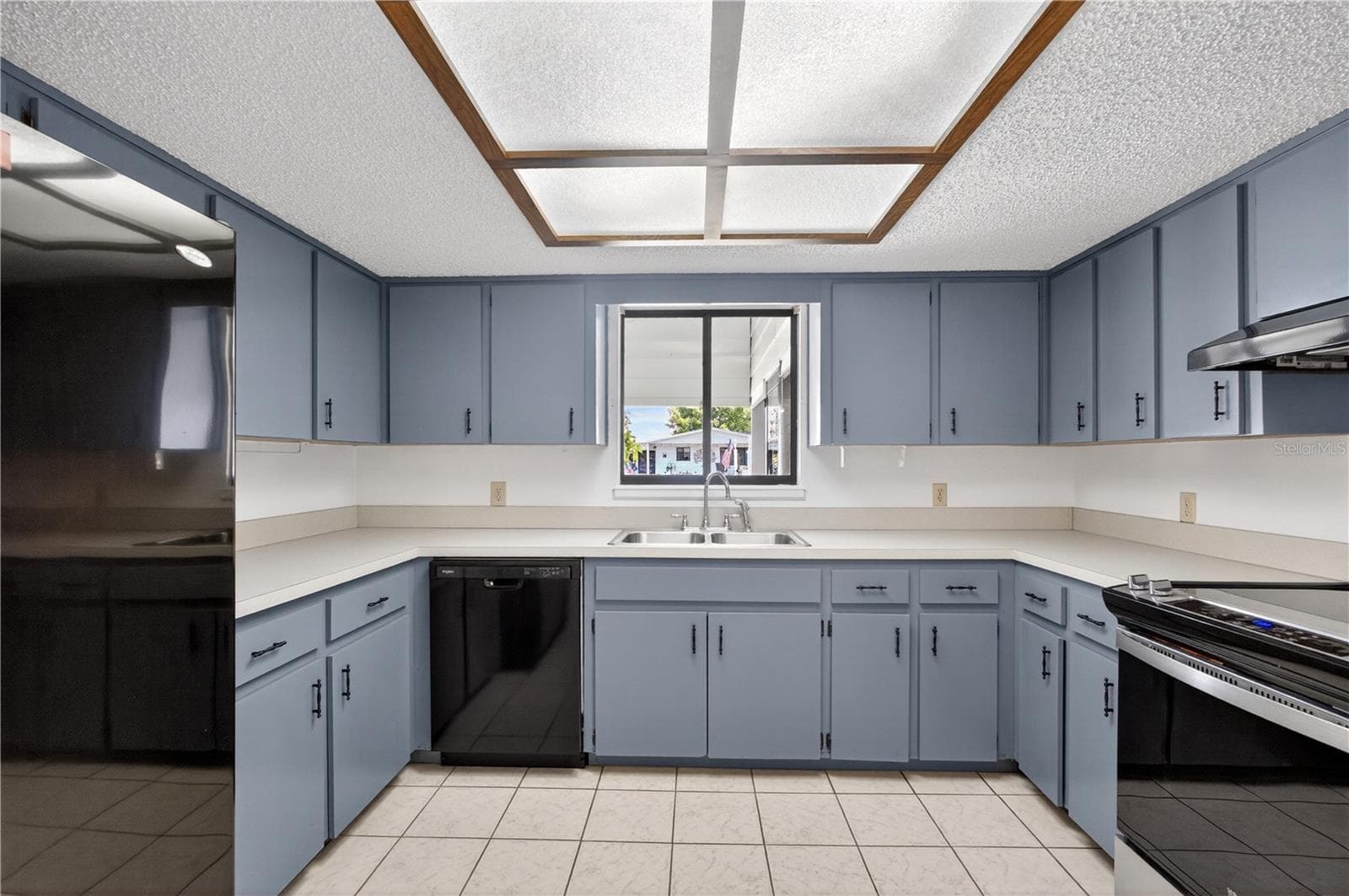 Kitchen - 8972 SW 103RD LN, OCALA