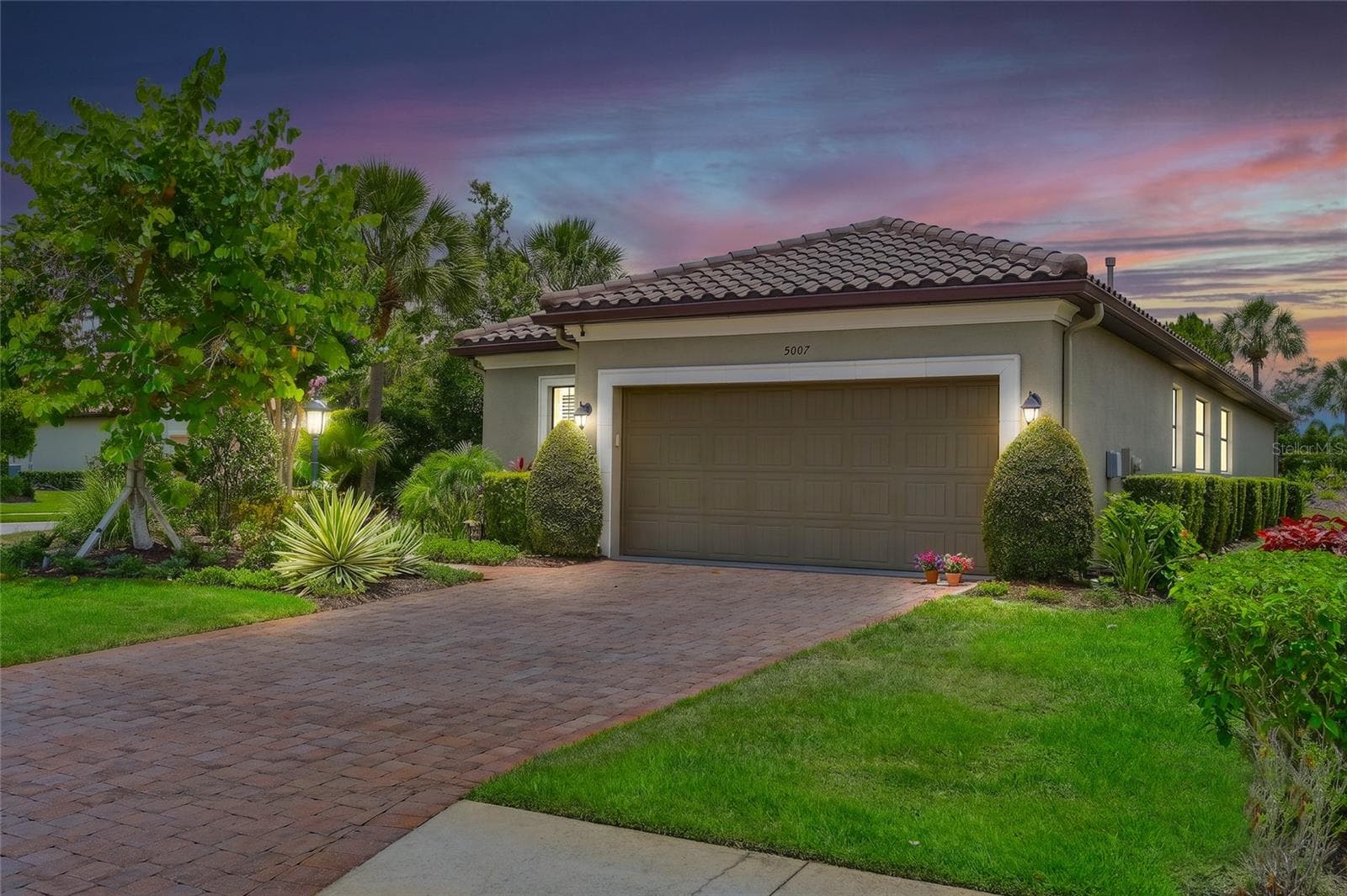 Single Family Residence at 5007 SERATA DR, BRADENTON, photo 2 of 62