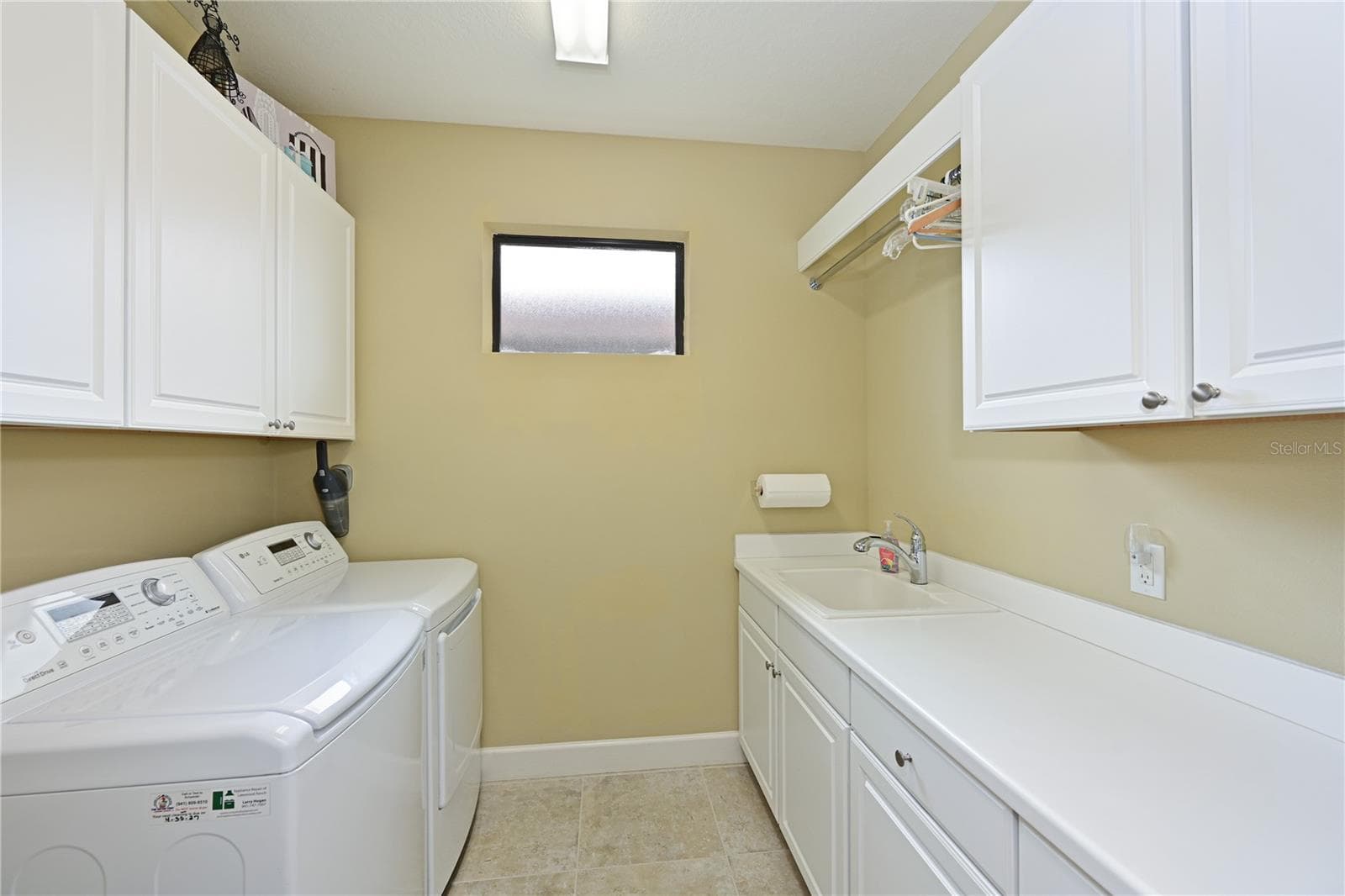 Large laundry room - 5007 SERATA DR, BRADENTON