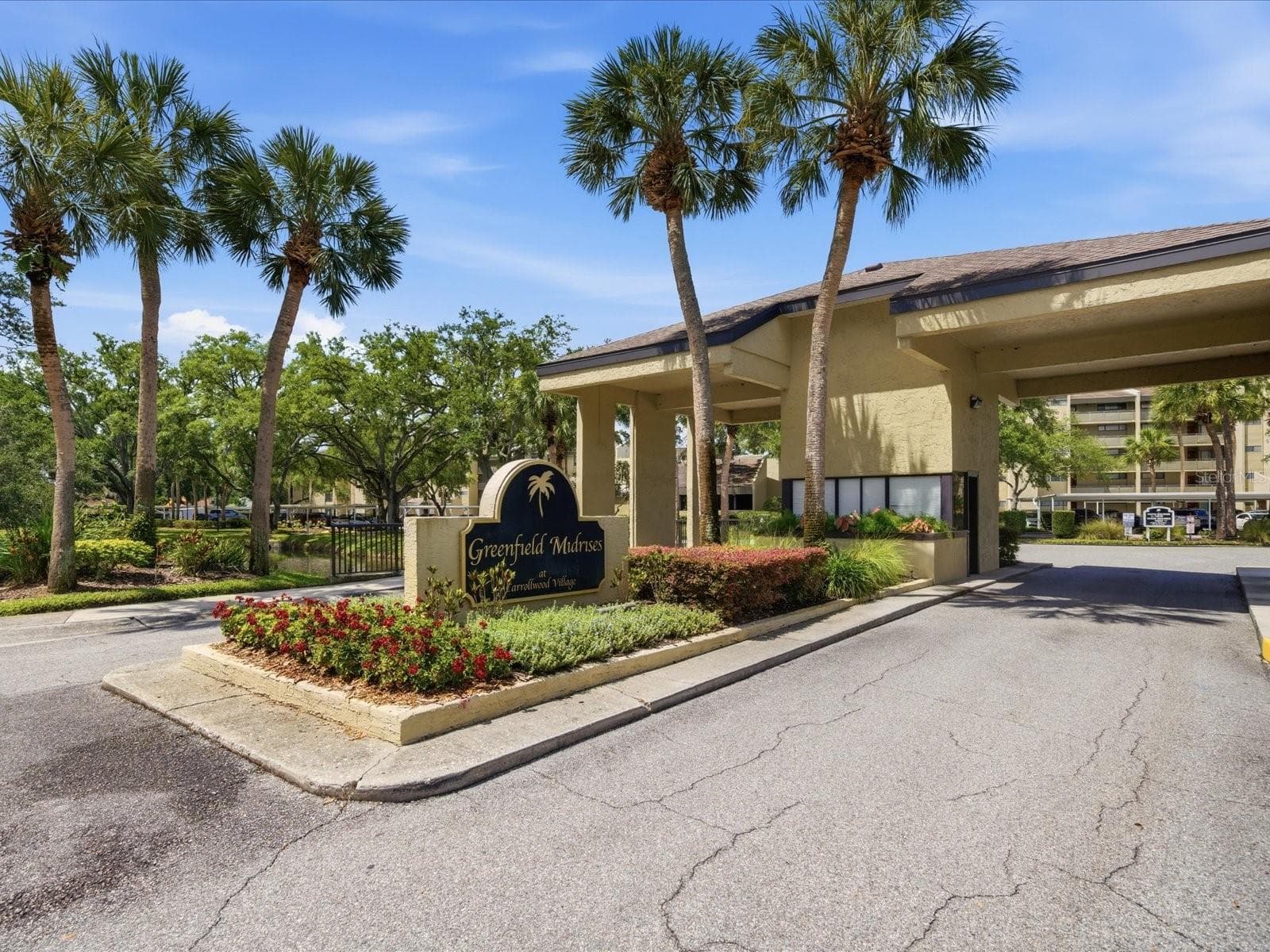 13626 GREENFIELD DR #401