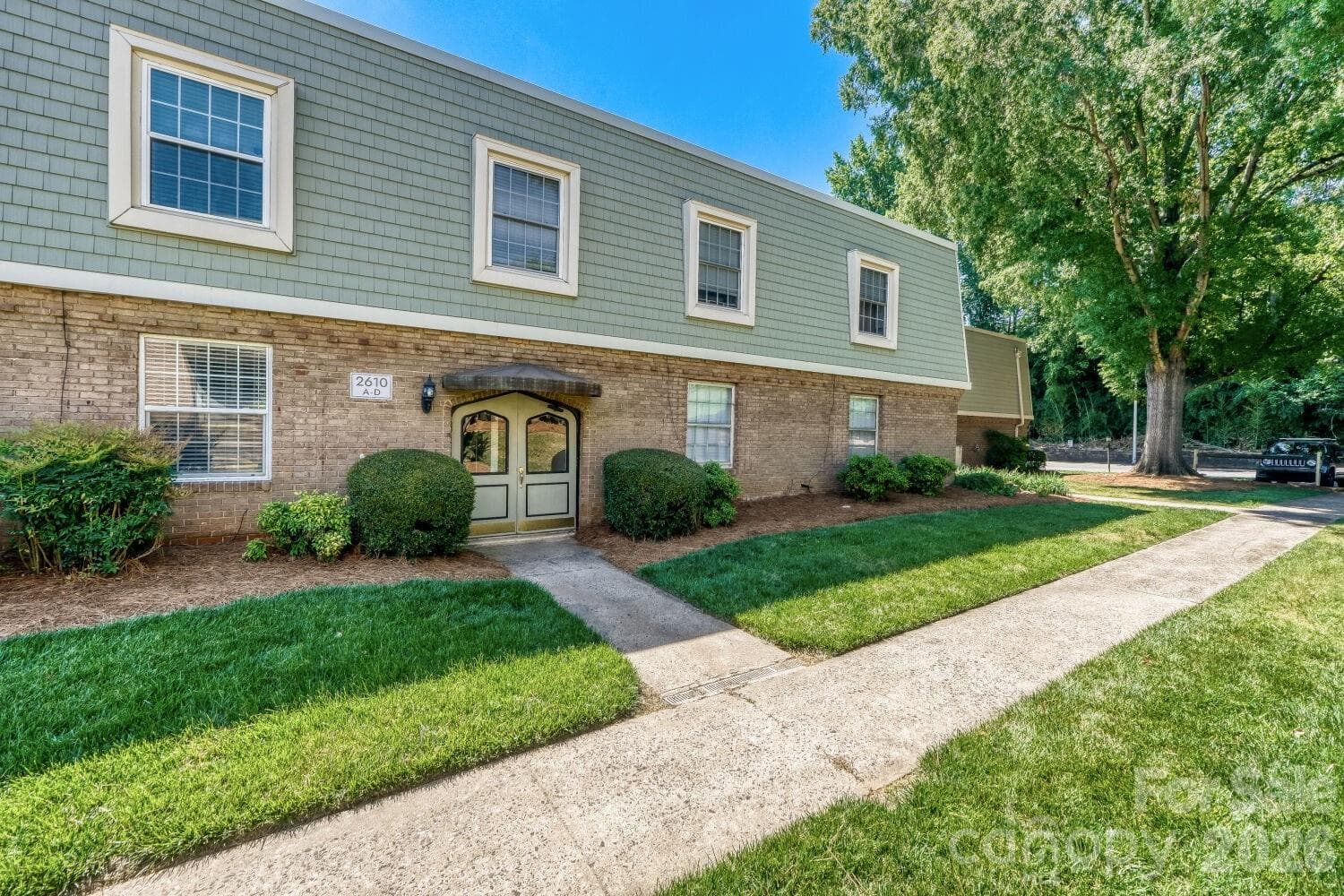 Condominium at Charlotte, photo 2 of 25