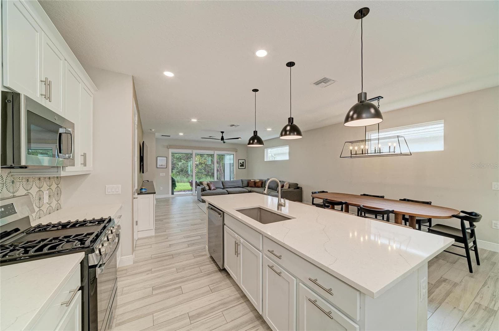 Single Family Residence at 1079 WATERLINE CT, SARASOTA, photo 2 of 74