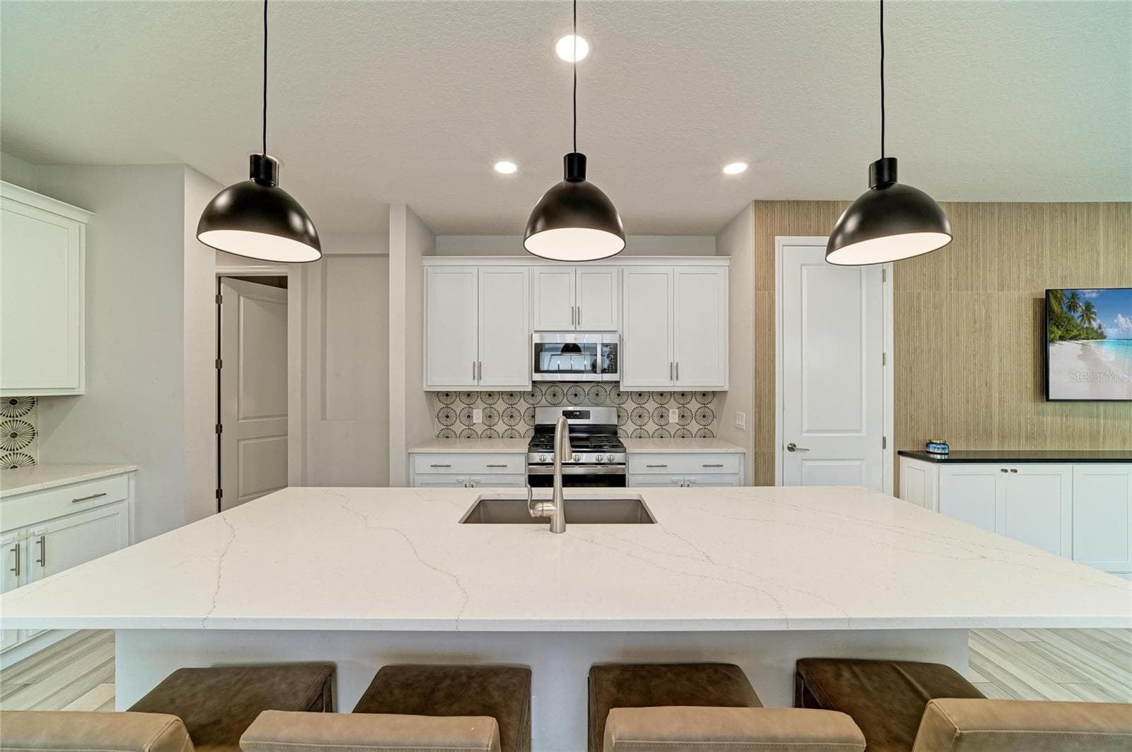 Single Family Residence at 1079 WATERLINE CT, SARASOTA, photo 16 of 74