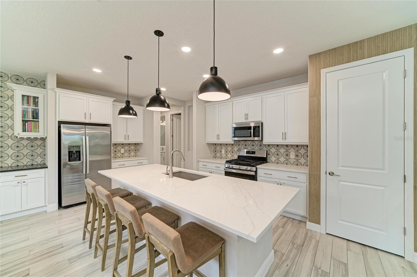 Single Family Residence at 1079 WATERLINE CT, SARASOTA, photo 17 of 74