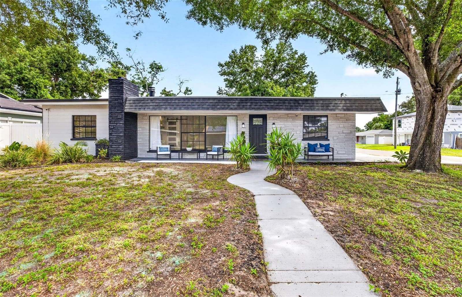 Single Family Residence at 1601 E PARIS ST, TAMPA, photo 2 of 64