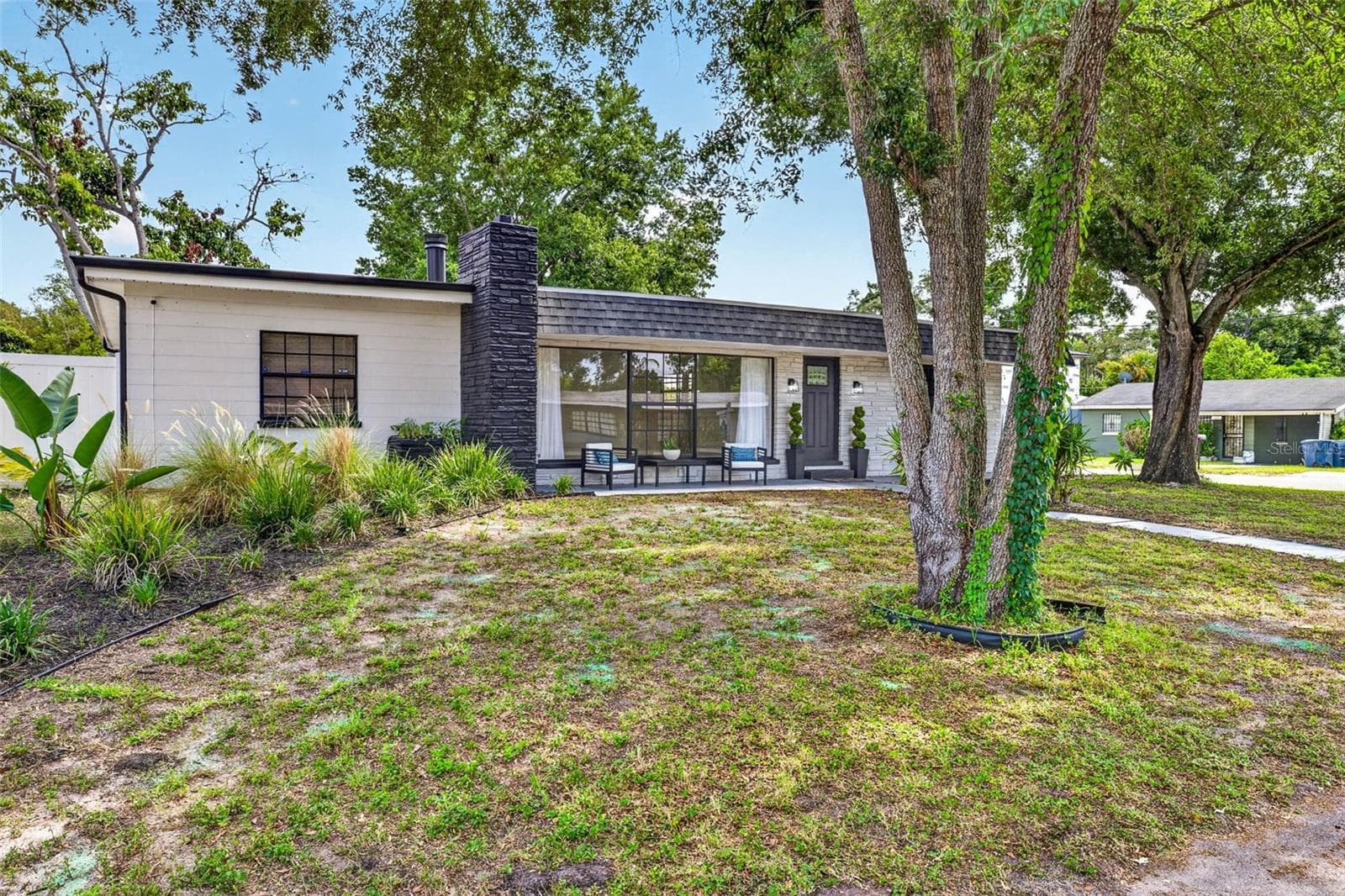 Single Family Residence at 1601 E PARIS ST, TAMPA, photo 3 of 64