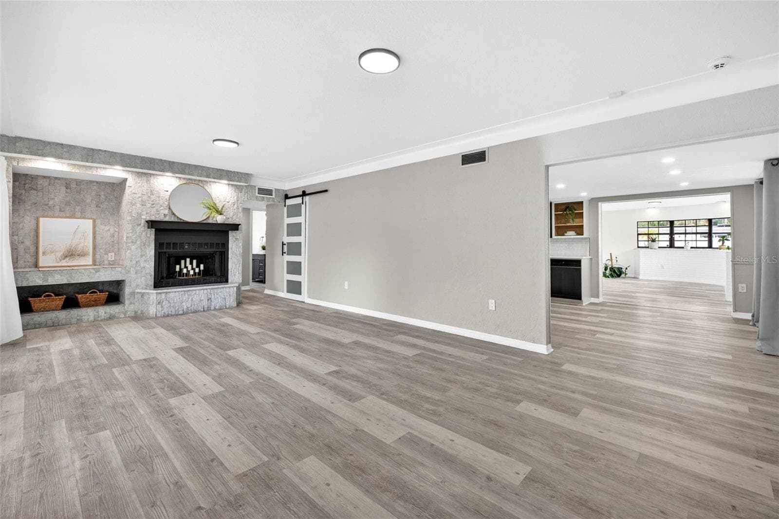 Single Family Residence at 1601 E PARIS ST, TAMPA, photo 5 of 64