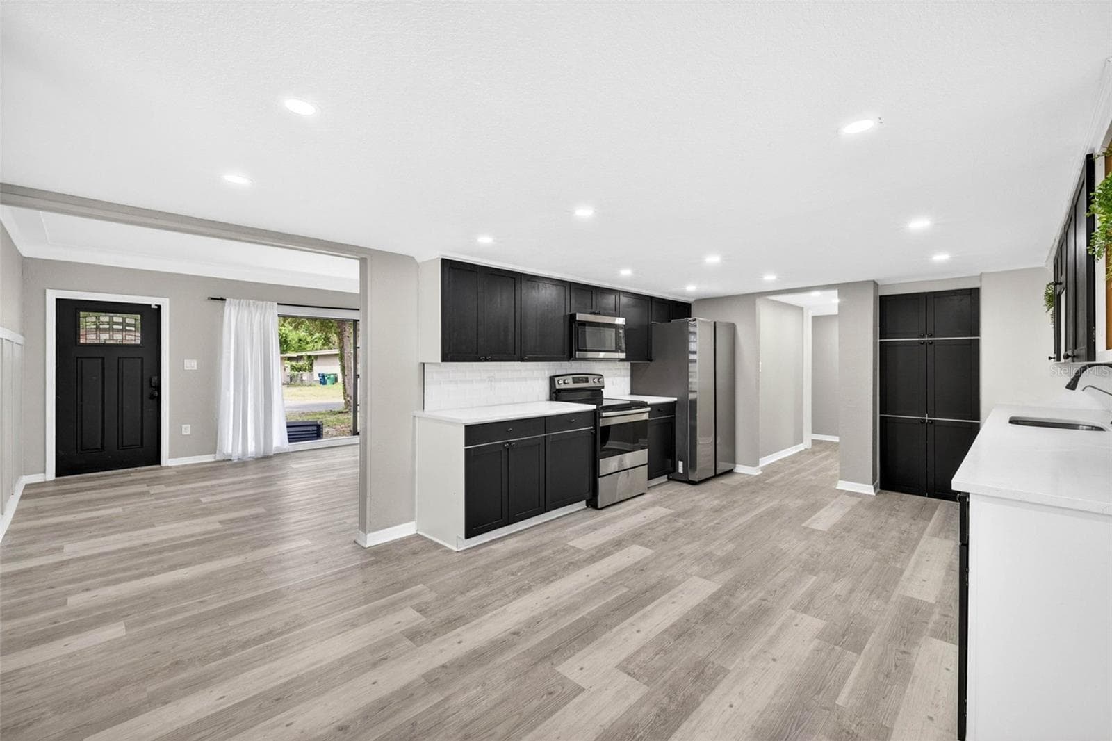 Single Family Residence at 1601 E PARIS ST, TAMPA, photo 11 of 64