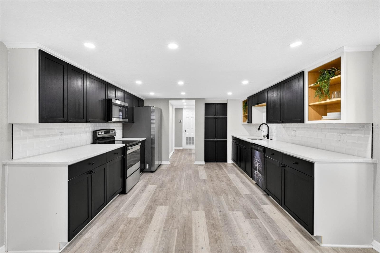 Single Family Residence at 1601 E PARIS ST, TAMPA, photo 13 of 64