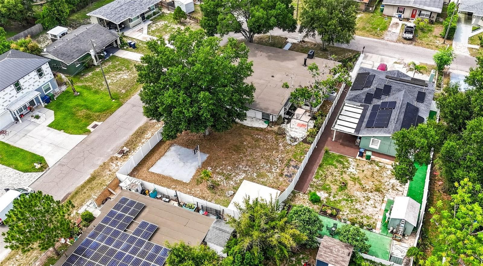 Single Family Residence at 1601 E PARIS ST, TAMPA, photo 4 of 64