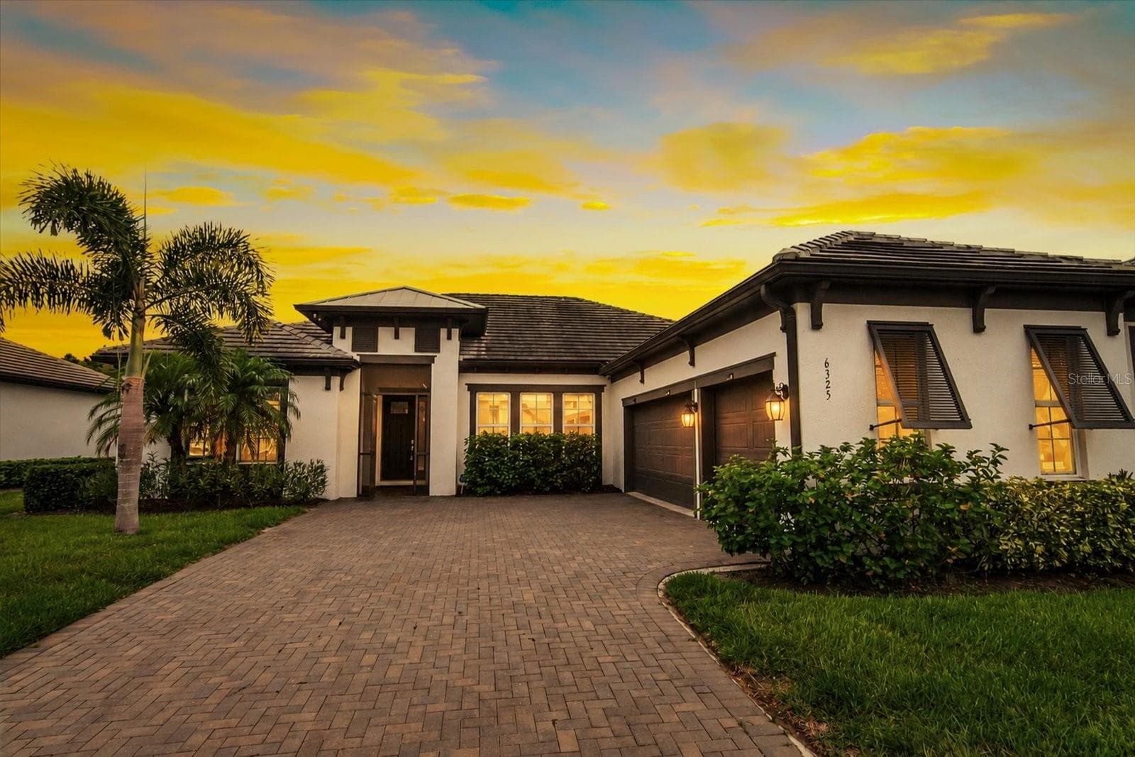 Single Family Residence at 6325 RIVO LAKES BLVD, SARASOTA, photo 2 of 43