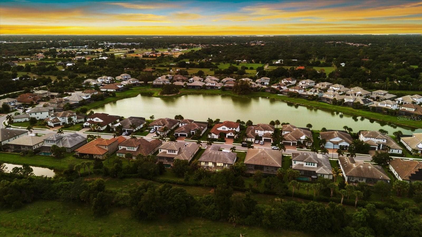Single Family Residence at 6325 RIVO LAKES BLVD, SARASOTA, photo 4 of 43