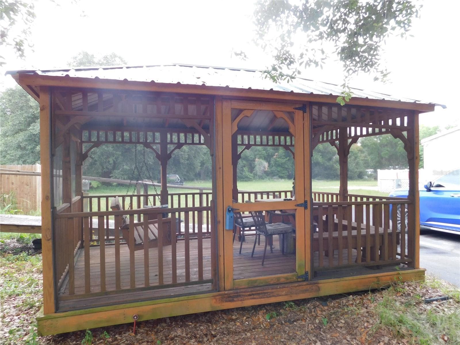 Beautiful Gazebo in like new condition - 30501 CLEARVIEW DR, WESLEY CHAPEL
