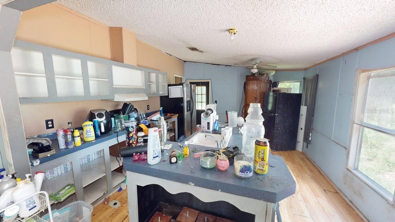 Home 2 Kitchen - 30501 CLEARVIEW DR, WESLEY CHAPEL