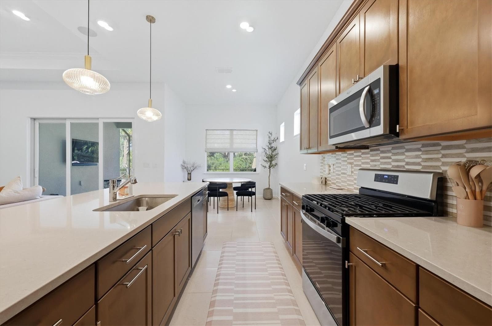 Kitchen area - 29248 CORAL HARBOUR DR, ENGLEWOOD