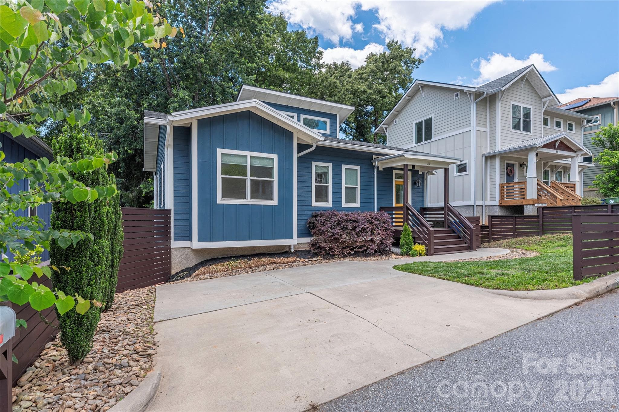 Cozy and convenient West Asheville location. - 39 Hubbard Avenue, Asheville