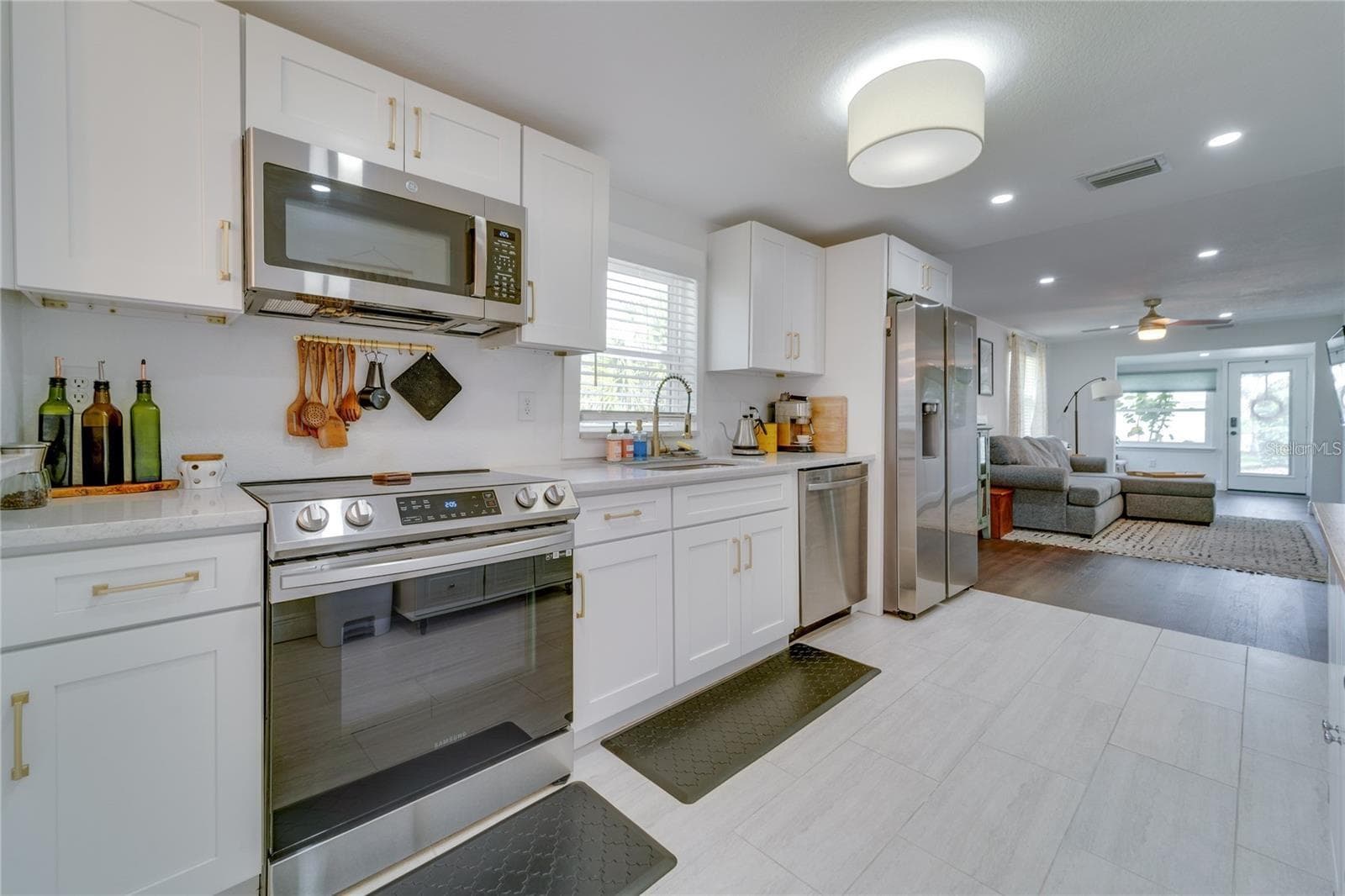 Single Family Residence at 2410 CENTER AVE, ORLANDO, photo 19 of 37