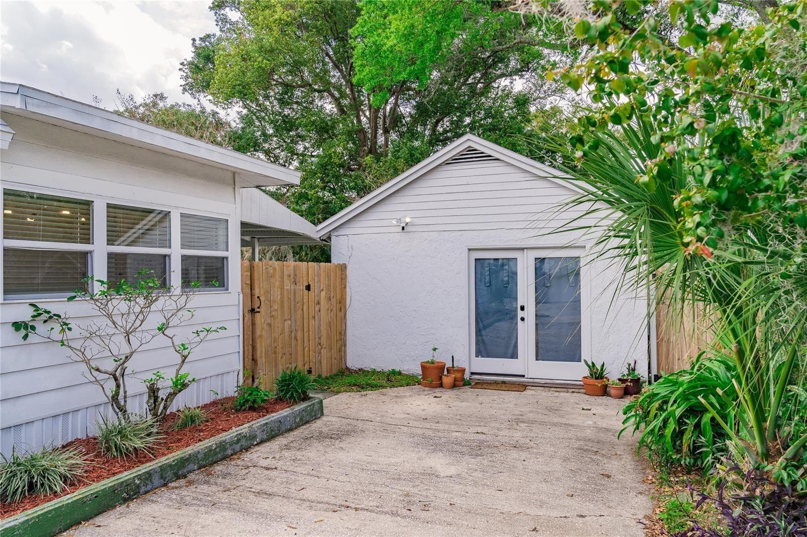 Guest house/MIL suite - 2410 CENTER AVE, ORLANDO