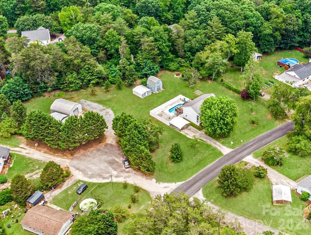 Single Family Residence at 2681 Tumbleweed Drive, Lenoir, photo 2 of 49
