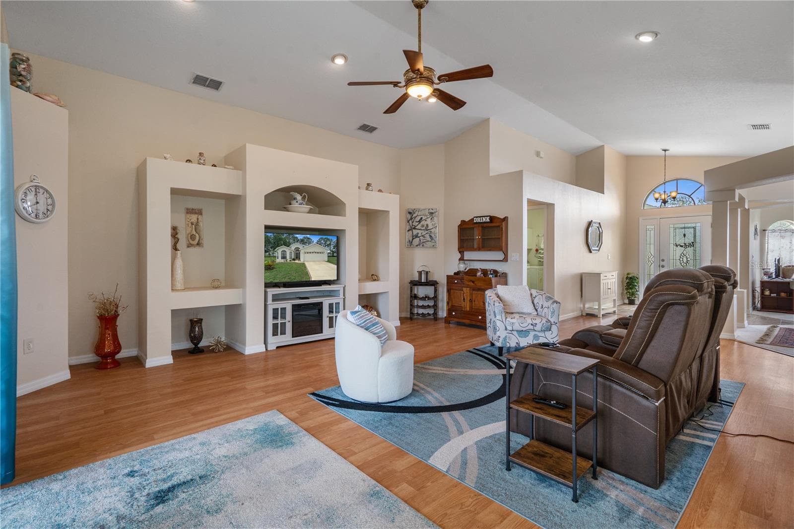 Single Family Residence at 306 BARRINGTON CT, SPRING HILL, photo 13 of 51