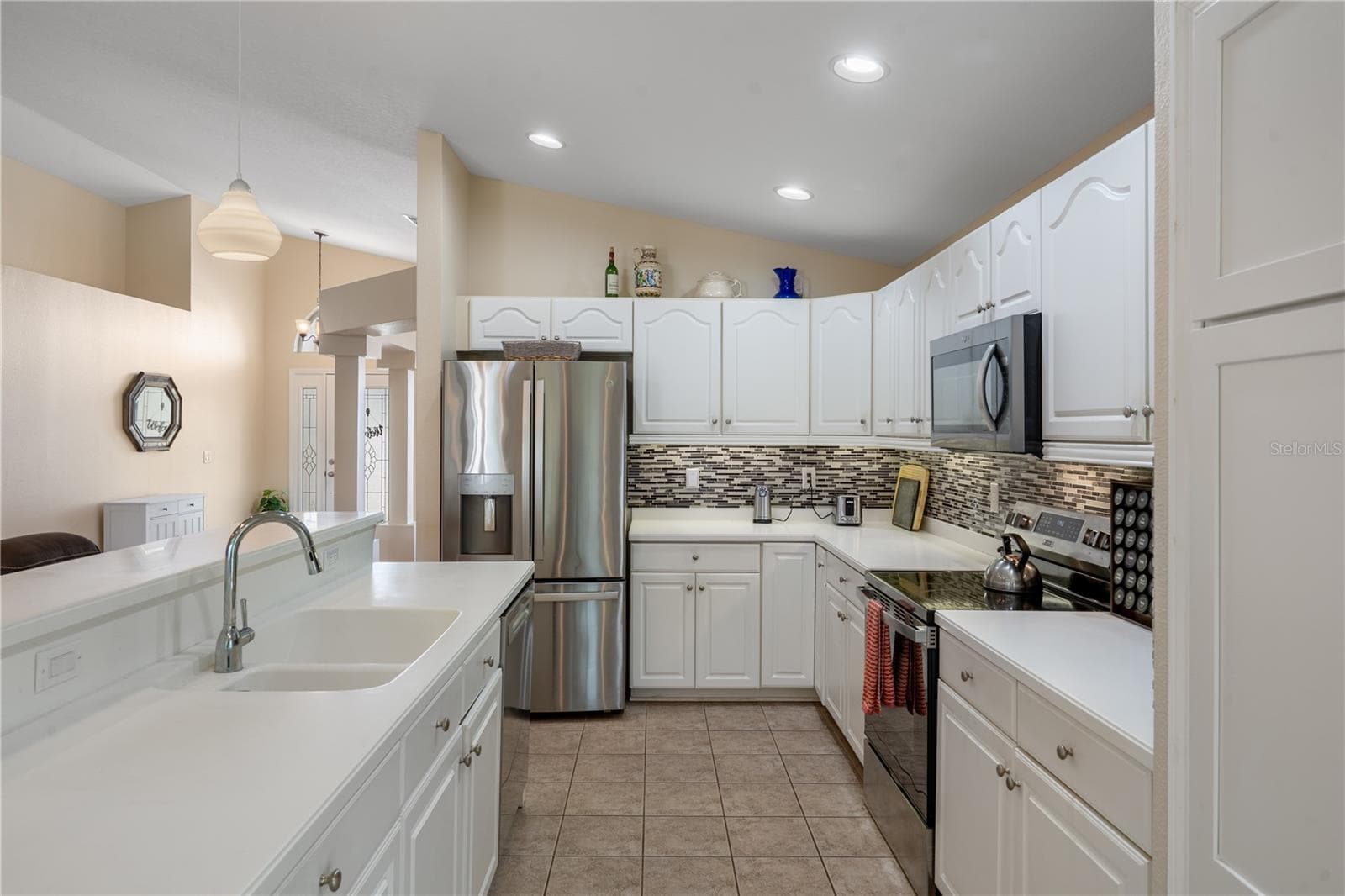 Single Family Residence at 306 BARRINGTON CT, SPRING HILL, photo 19 of 51