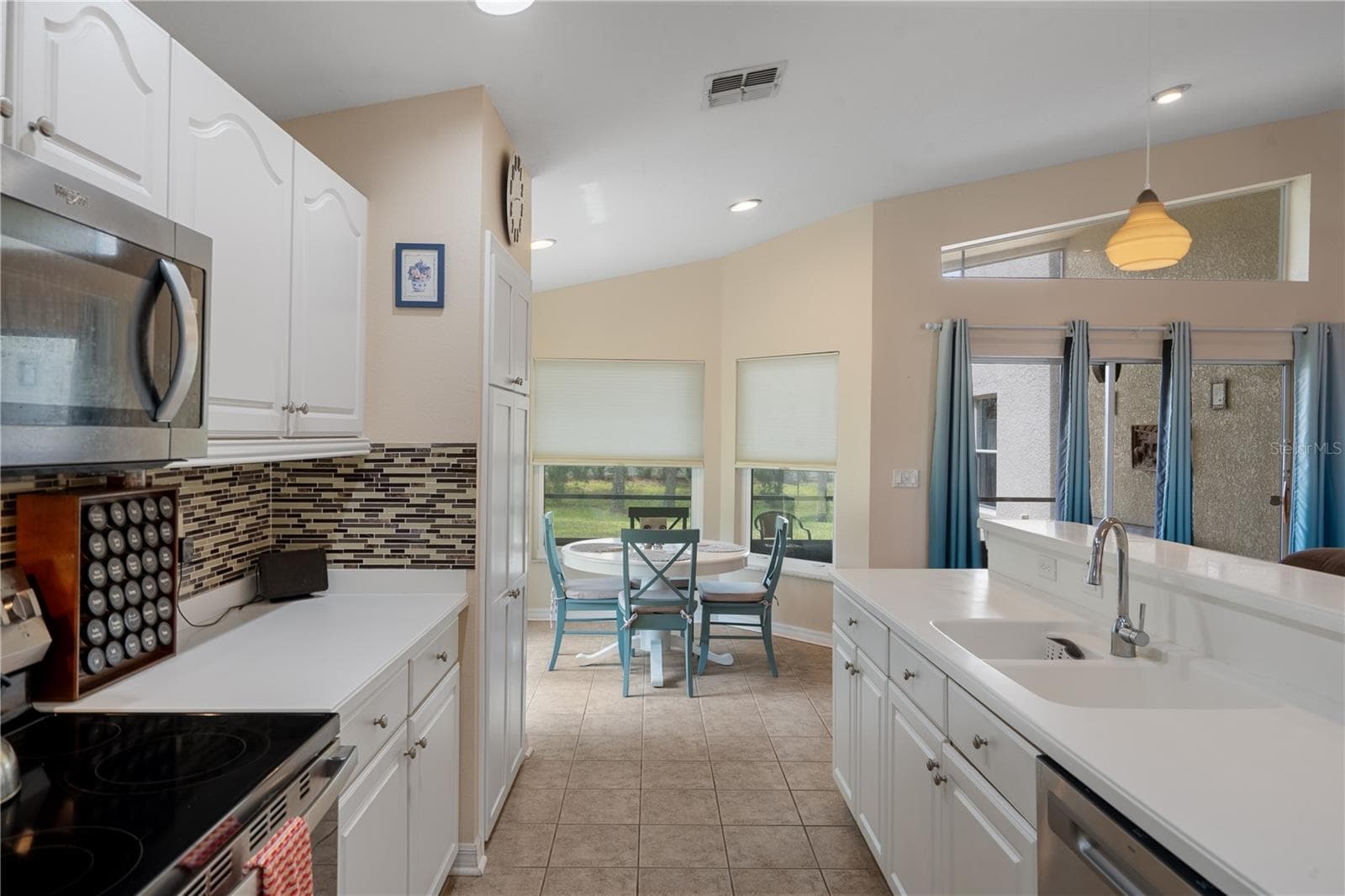 Single Family Residence at 306 BARRINGTON CT, SPRING HILL, photo 21 of 51