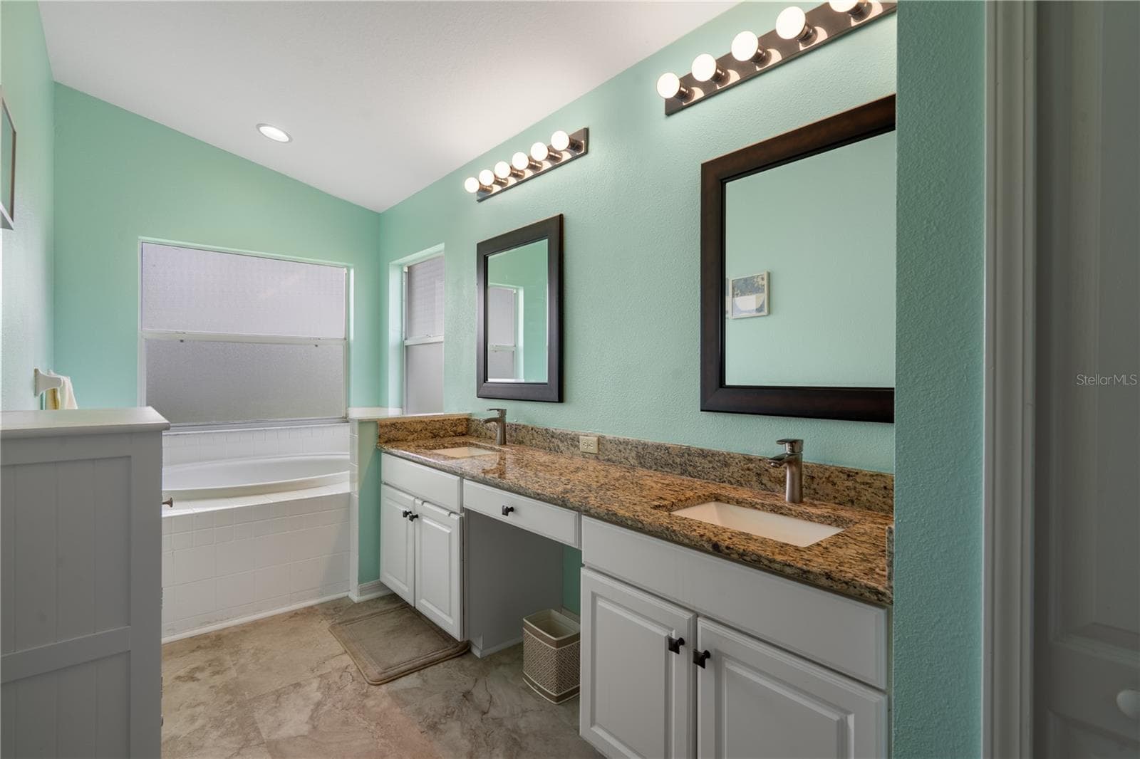 Single Family Residence at 306 BARRINGTON CT, SPRING HILL, photo 30 of 51
