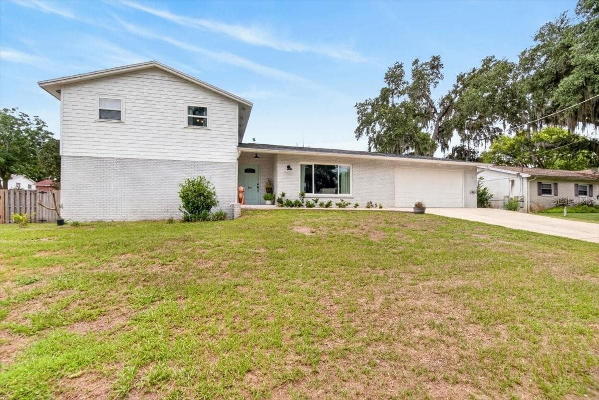 Single Family Residence at 115 W BRENTRIDGE DR, BRANDON, photo 5 of 56