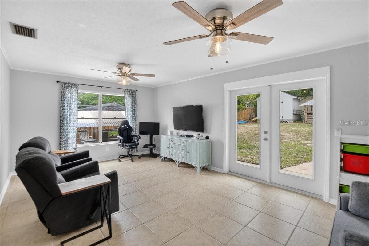 Single Family Residence at 115 W BRENTRIDGE DR, BRANDON, photo 9 of 56