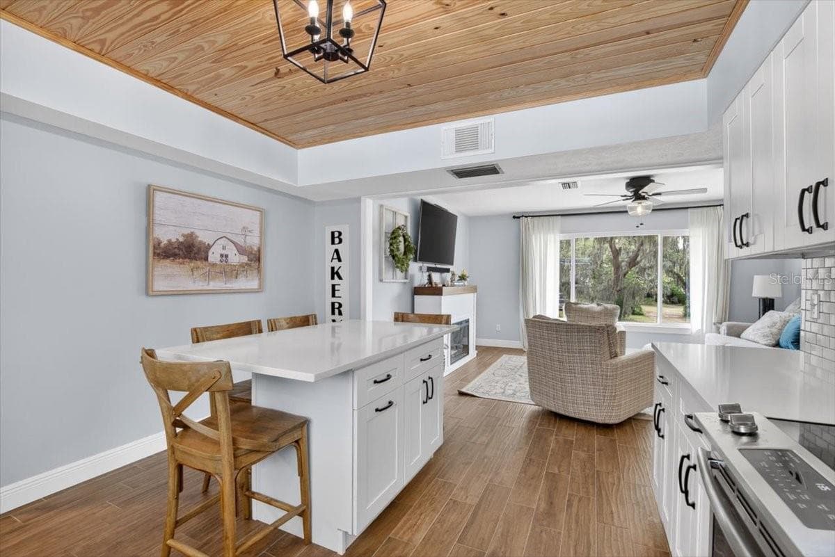 Single Family Residence at 115 W BRENTRIDGE DR, BRANDON, photo 13 of 56