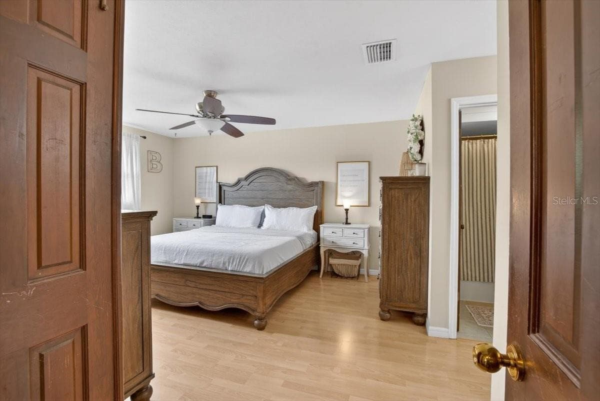 Single Family Residence at 115 W BRENTRIDGE DR, BRANDON, photo 26 of 56