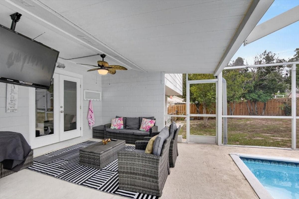 Single Family Residence at 115 W BRENTRIDGE DR, BRANDON, photo 41 of 56
