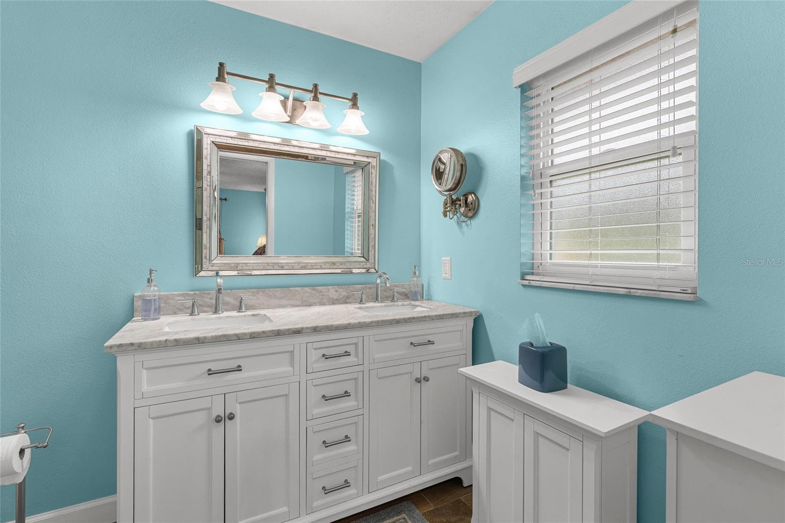 Single Family Residence at 4204 PRAIRIE VIEW DR, SARASOTA, photo 15 of 32