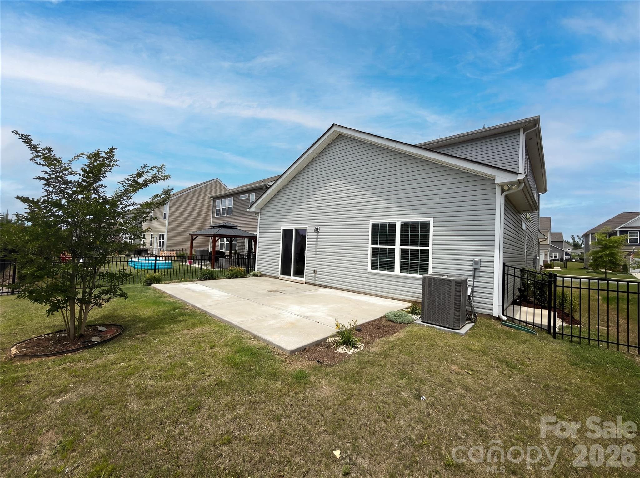 Single Family Residence at Lancaster, photo 5 of 16