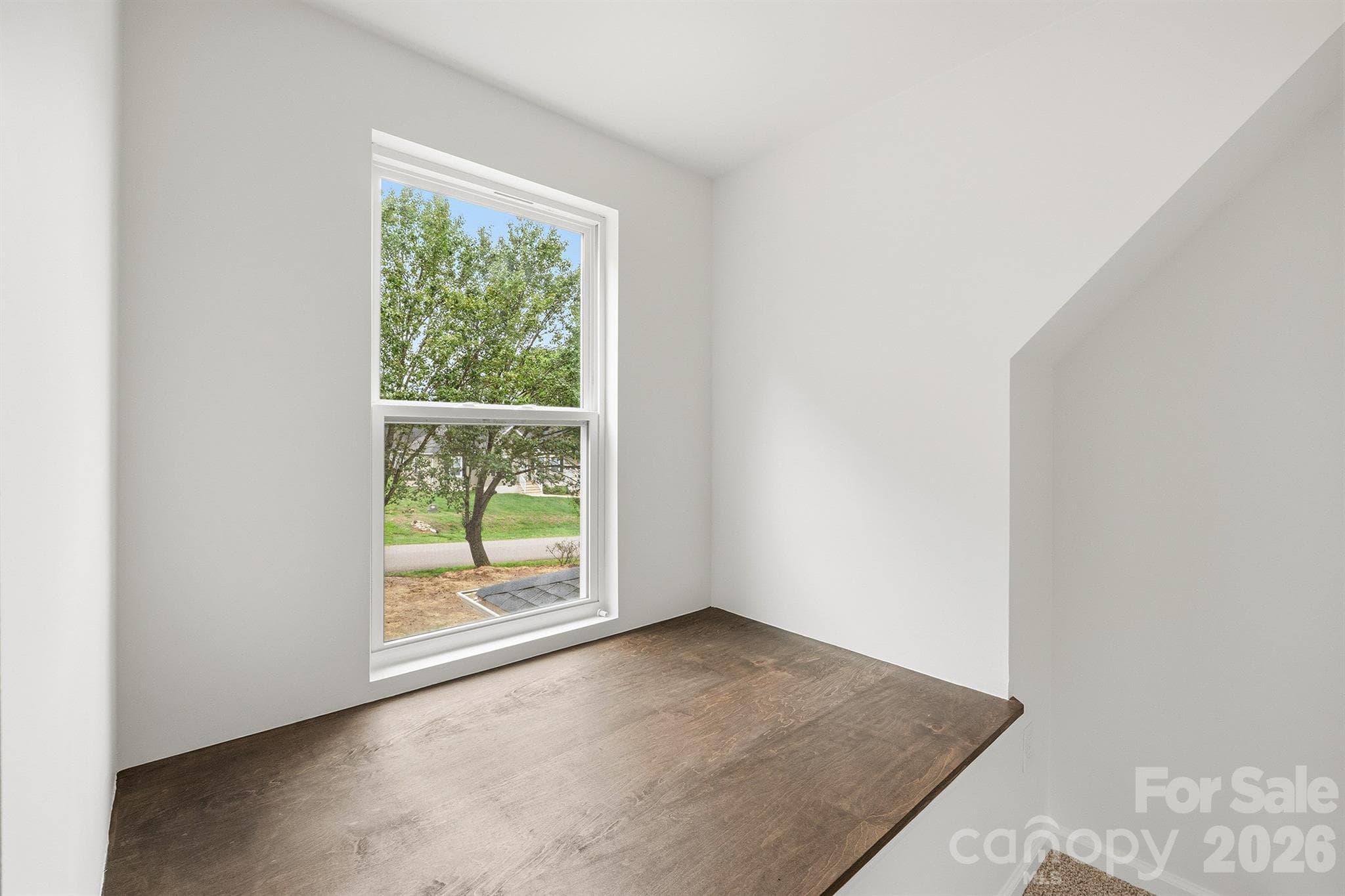 Window seat in both upper bedrooms - 7553 Katherine Drive, Denver