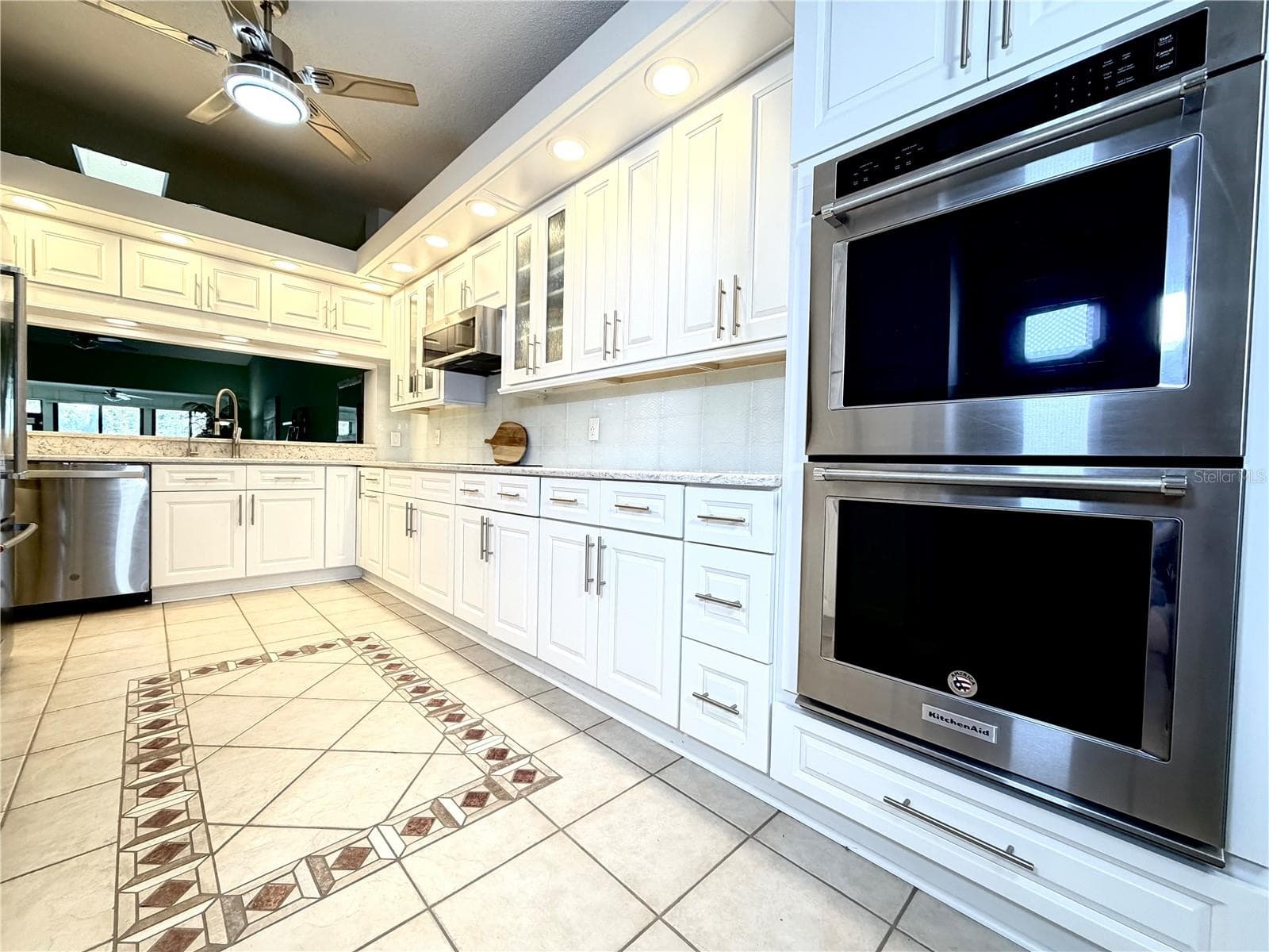 Condominium at 5813 MERION WAY #5813, SARASOTA, photo 6 of 37