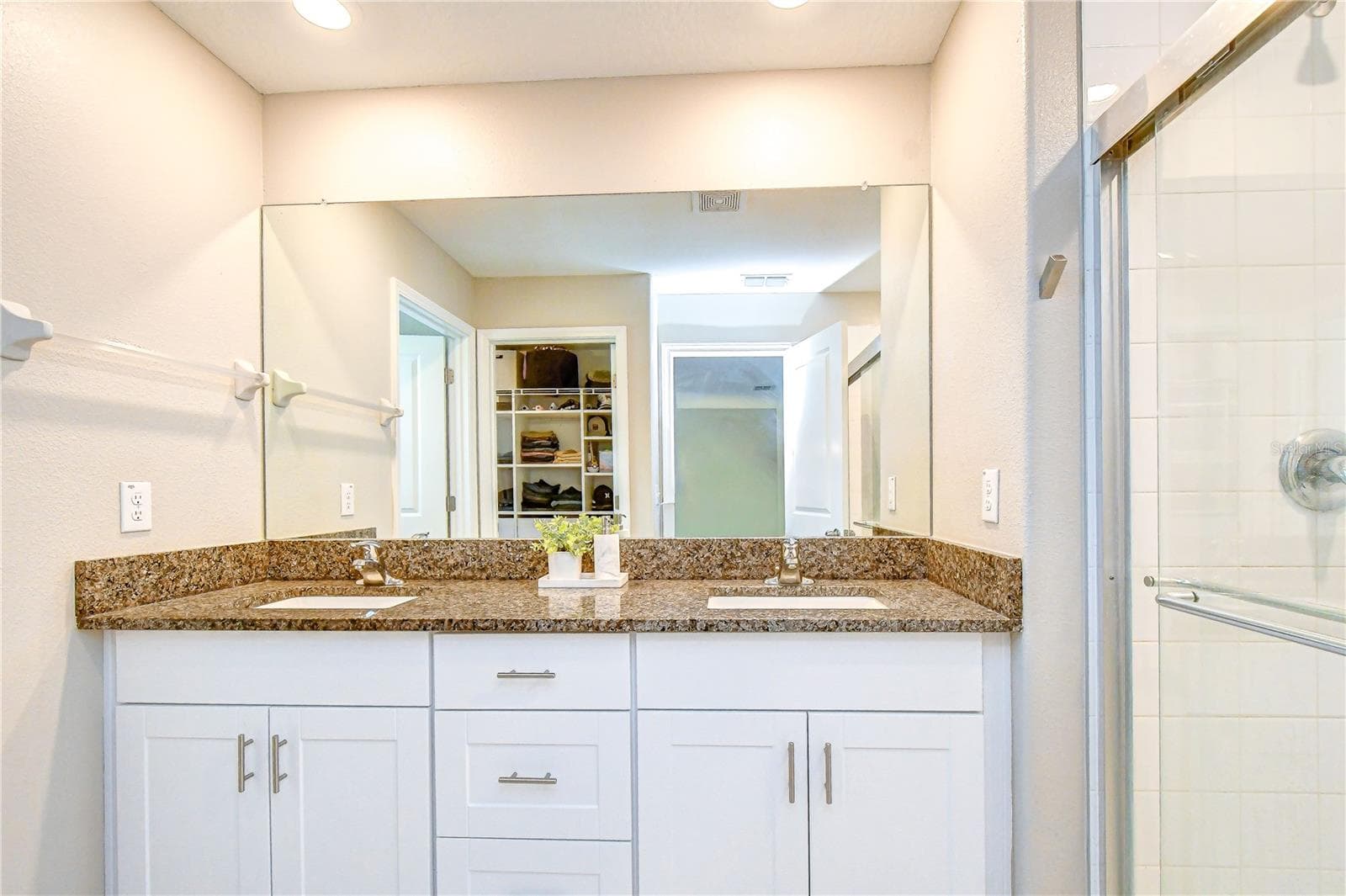Single Family Residence at 17917 CLOUDLESS BLISS DR, LUTZ, photo 19 of 24