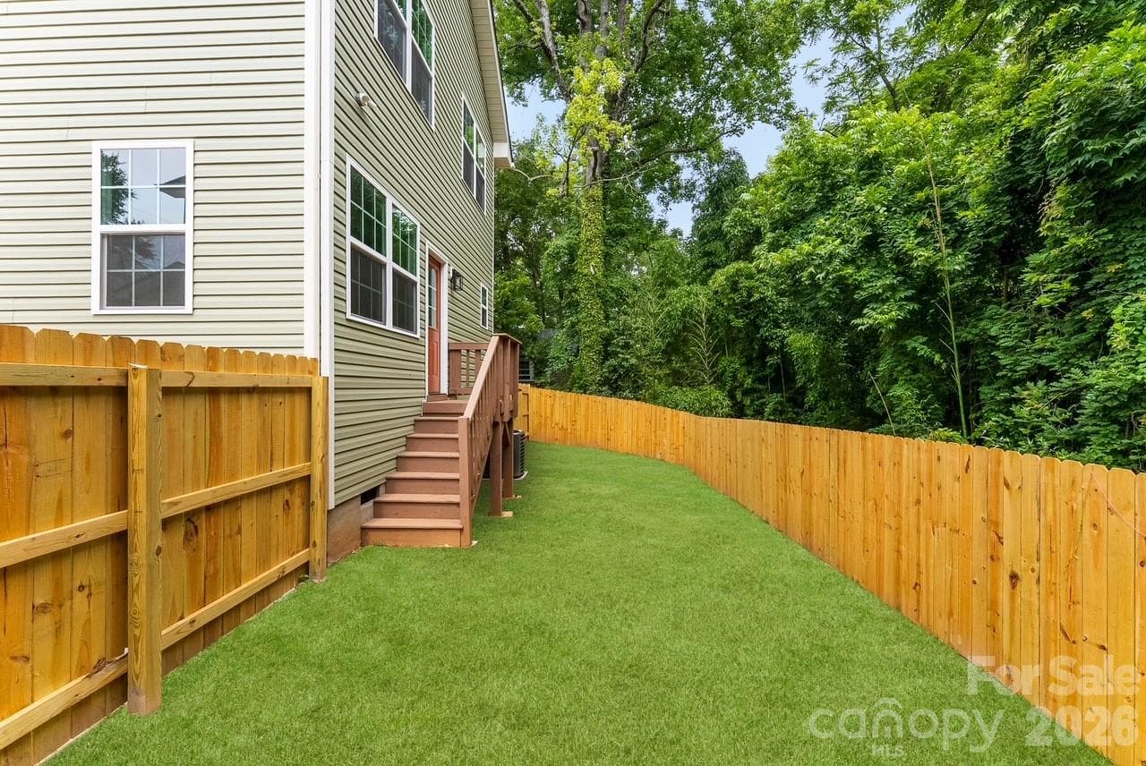 Single Family Residence at 207 Putnam Street, Shelby, photo 3 of 22