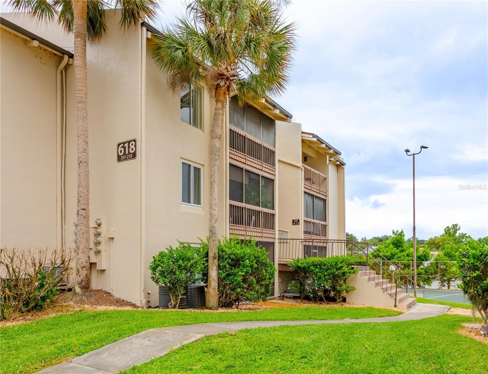 618 ORANGE DR #216