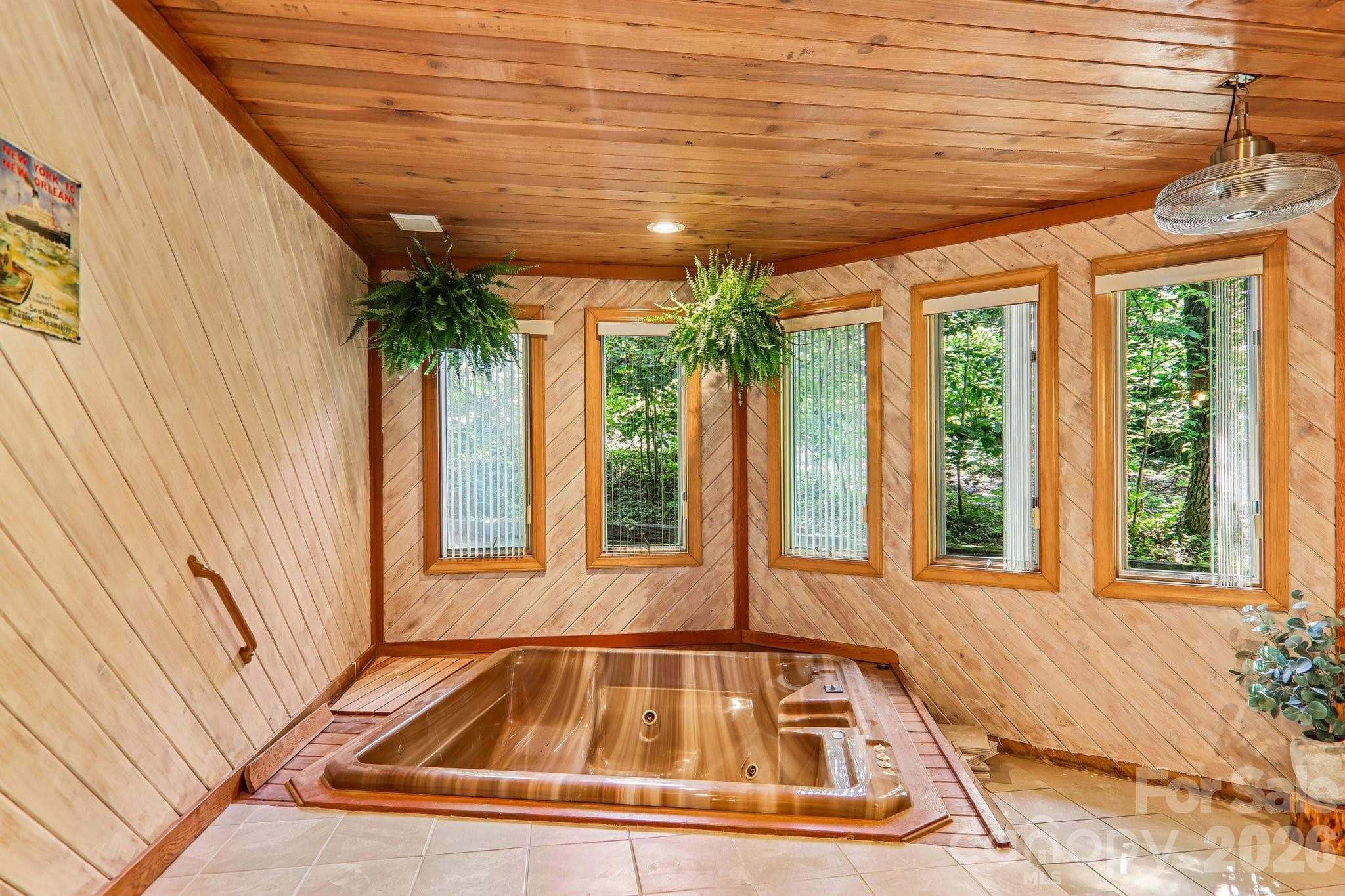 Hot Tub - Hendersonville