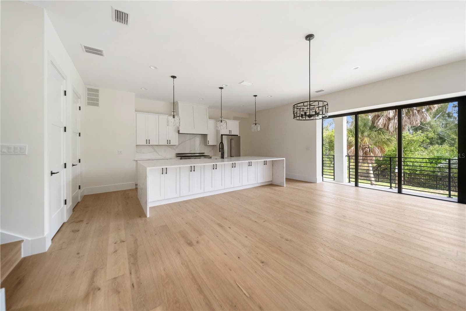 Single Family Residence at 626 BUTTONWOOD DR, LONGBOAT KEY, photo 27 of 91