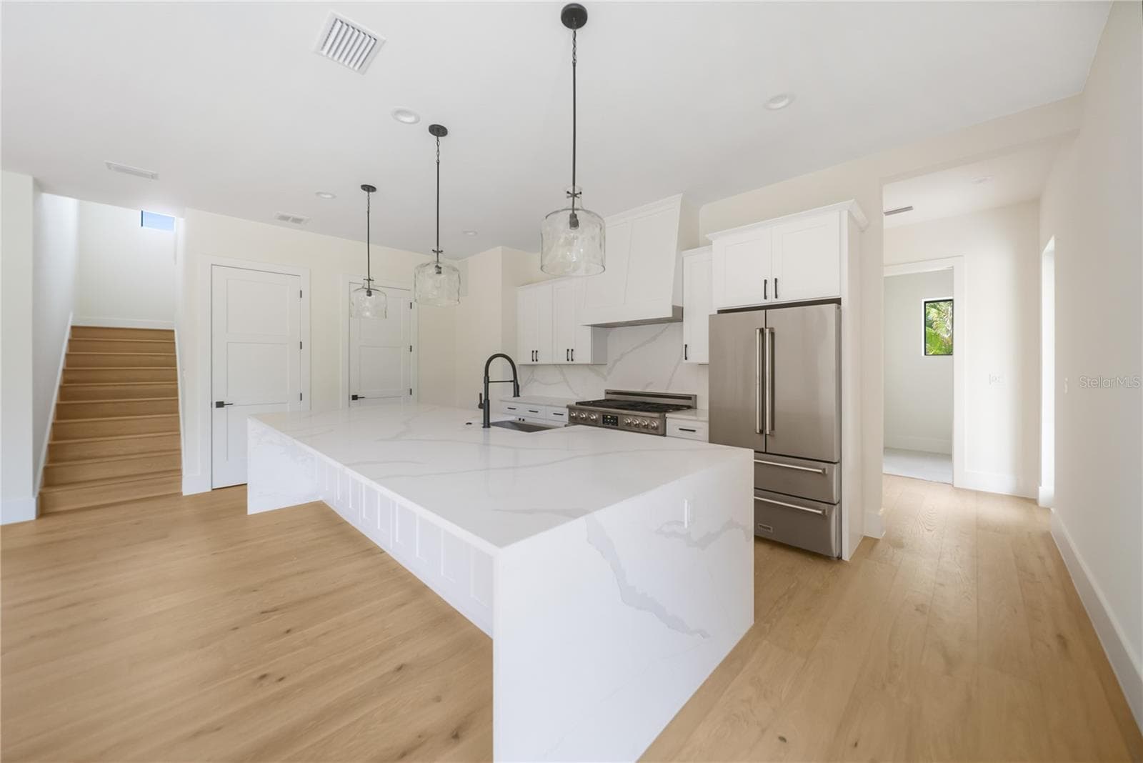 Single Family Residence at 626 BUTTONWOOD DR, LONGBOAT KEY, photo 40 of 91