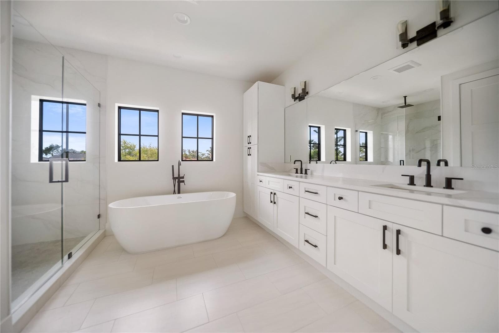 Single Family Residence at 626 BUTTONWOOD DR, LONGBOAT KEY, photo 57 of 91